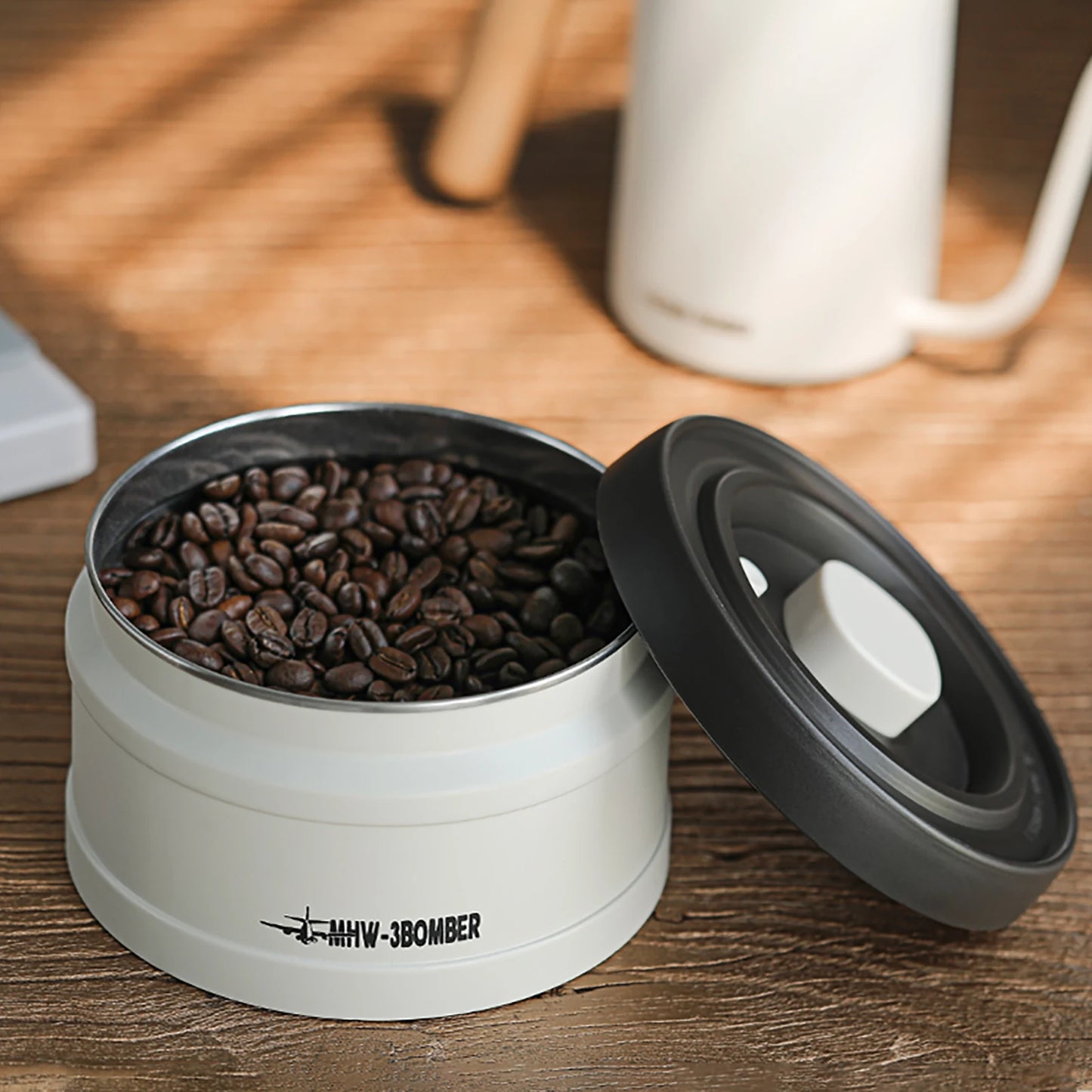 MHW-3BOMBER Manual Vacuum Coffee Storage Container